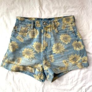 🌻 Brand New AE High Waist Sunflower Shorts!